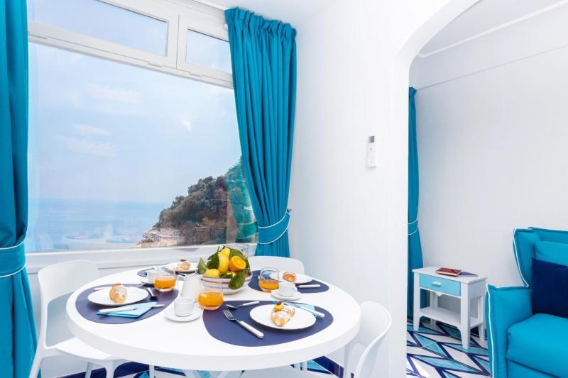 Aurora Luxury Suites Seaview - image 13