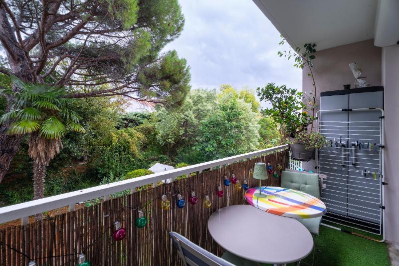 Appartement Atypique avec terrasse - image 14