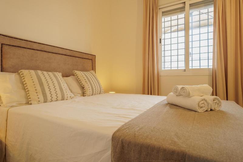 Sierpes Central Penthouse - image 7
