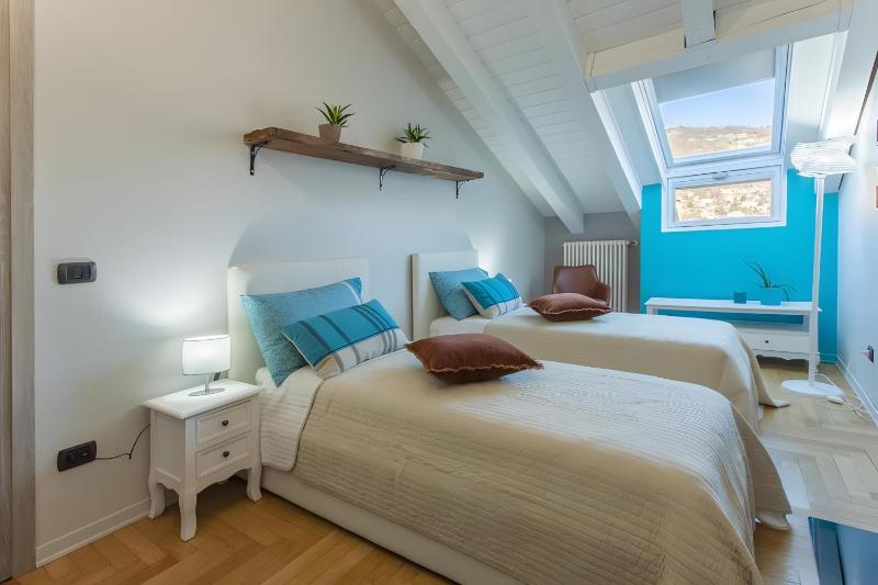 Mema Holiday Home - image 10