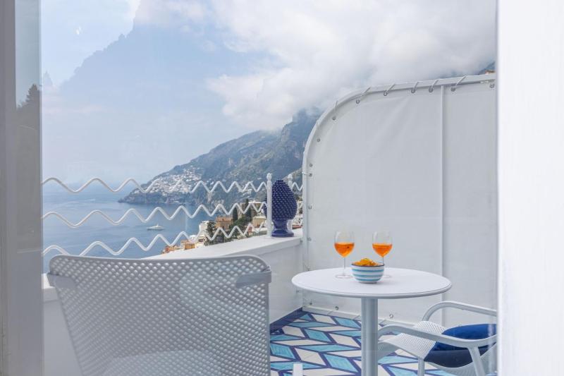 Aurora Luxury Suites Seaview - image 27