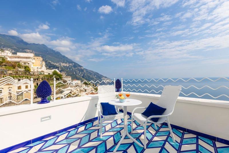 Aurora Luxury Suites Seaview - image 45