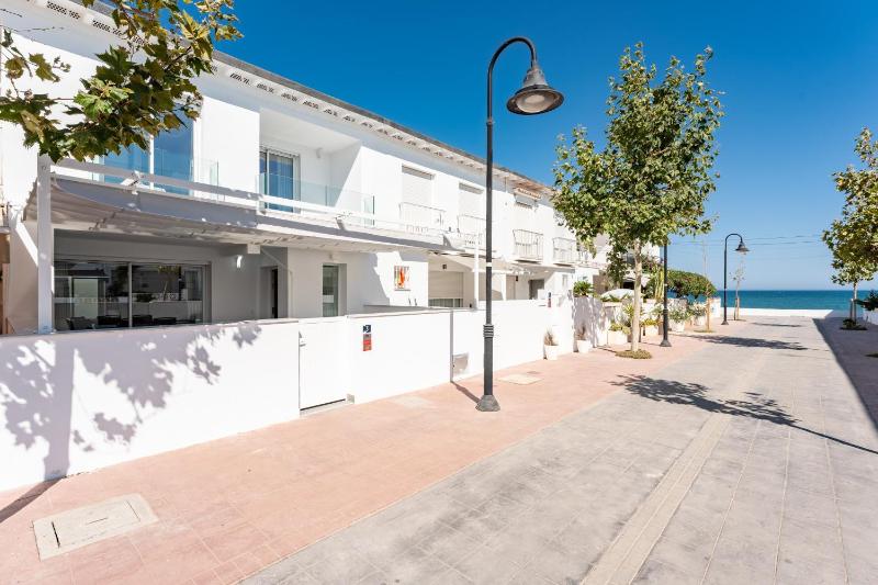 248 New Frontline Beach Mollina - image 18