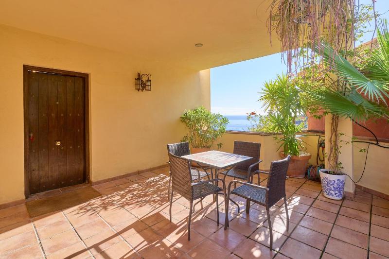Beautiful House With Splendid Sea - image 8