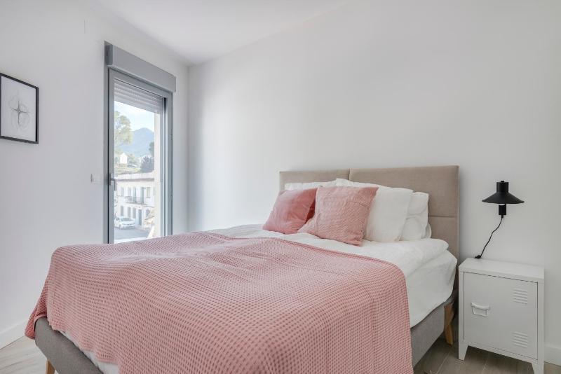 Central Apartment with a view - image 24