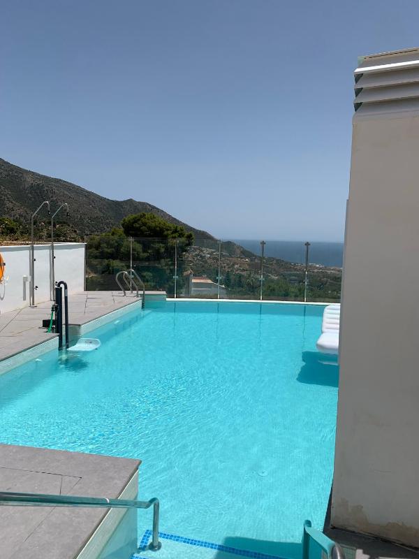 Central Apartment with a view - image 17