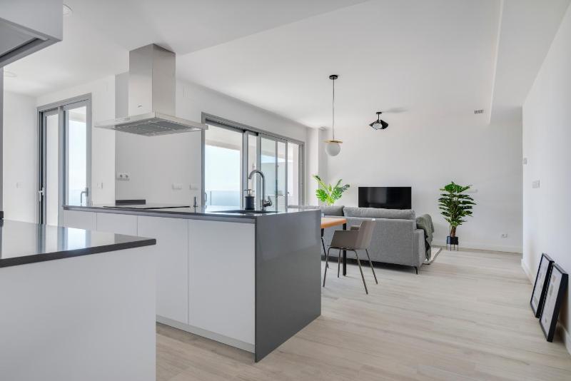 Central Apartment with a view - image 13