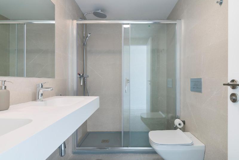 Central Apartment with a view - image 12