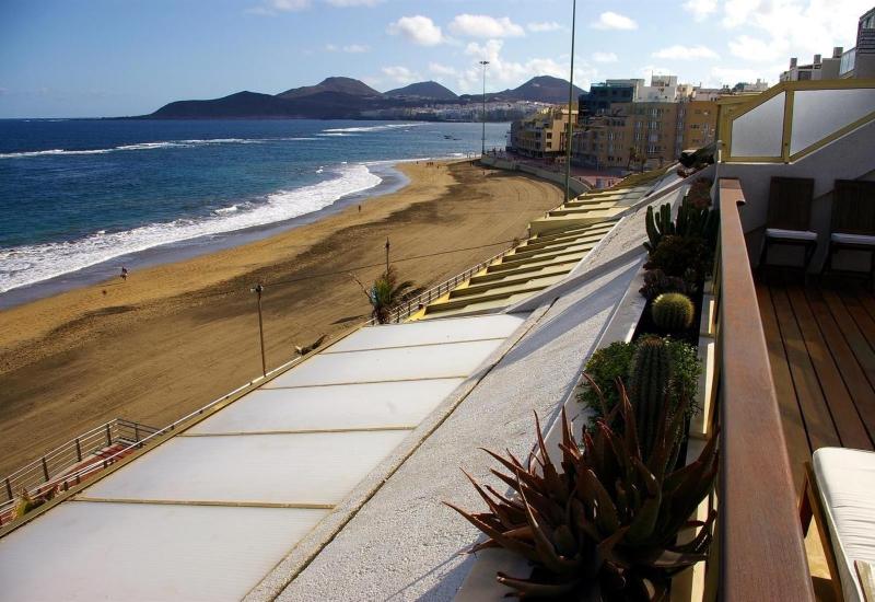 Fabulous Canteras first Beachfront - image 13