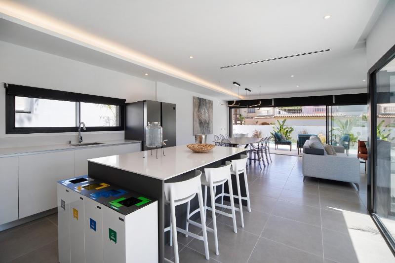 Lola Sea Villa - image 6