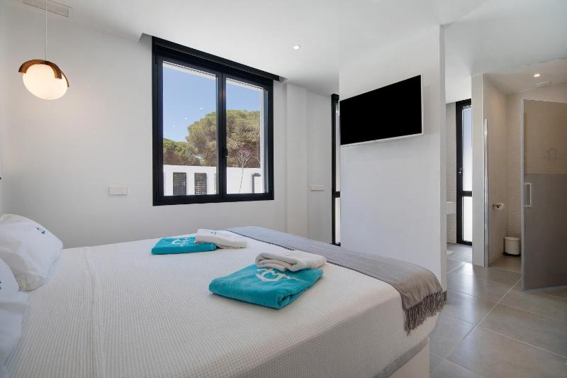 Lola Sea Villa - image 10