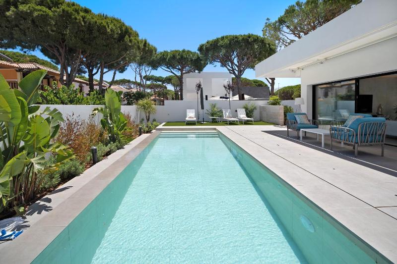 Lola Sea Villa - image 30