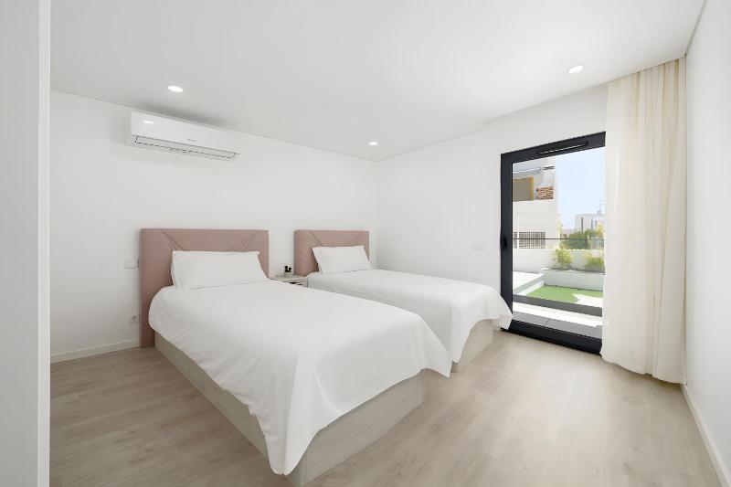 Luxury T2 Apartment In Cabanas - image 11