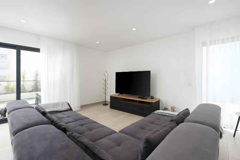 Luxury T2 Apartment In Cabanas - image 8