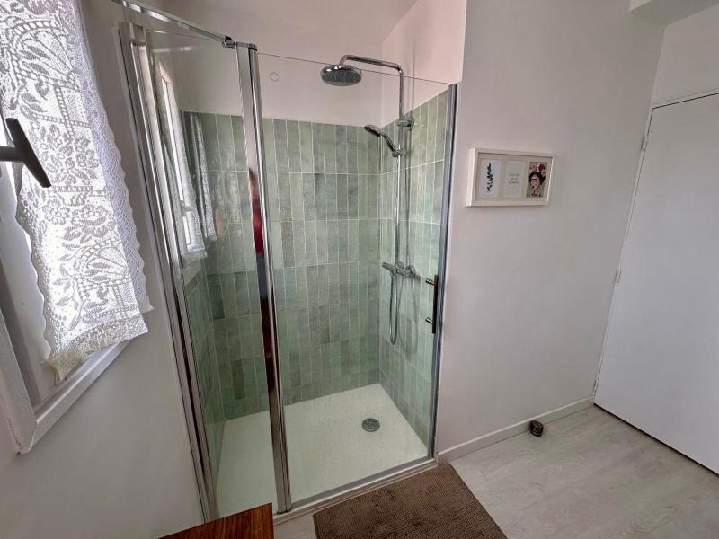 Maison bord de mer piscine et clim - image 20