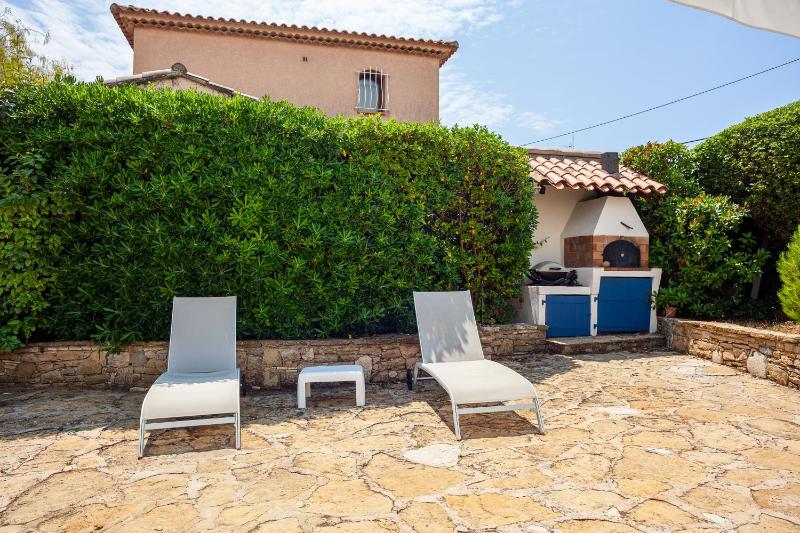 Maison bord de mer piscine et clim - image 32