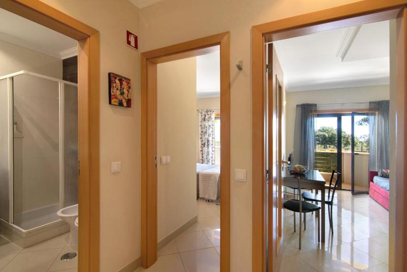 Apartamento T1 - Em zona tranquila - image 4