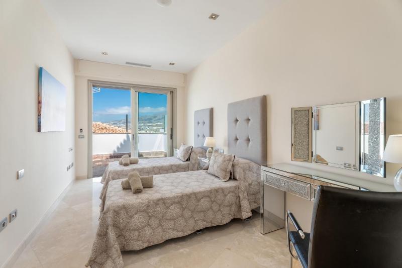 Stunning Casa Bella Vista - image 29