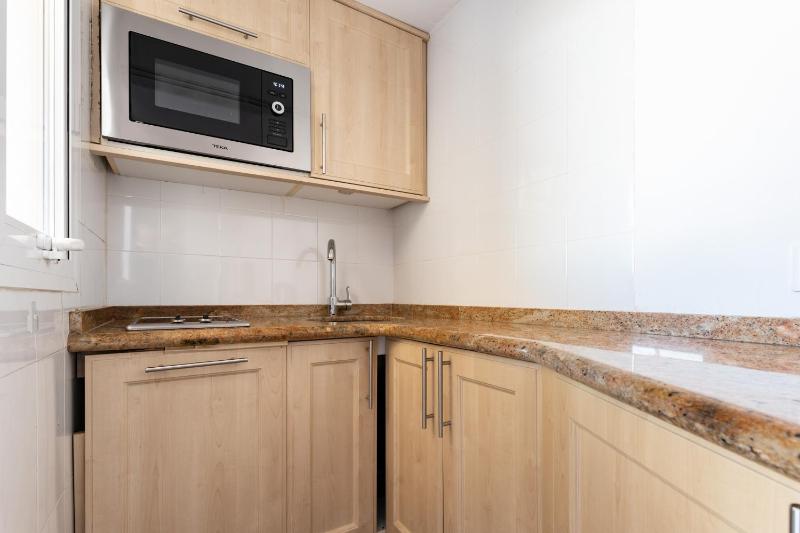 Pyr studio apartment - image 6