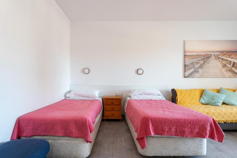 Pyr studio apartment - image 23