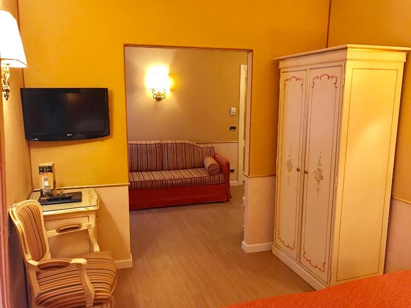 Comfort Quadruple Room image 4