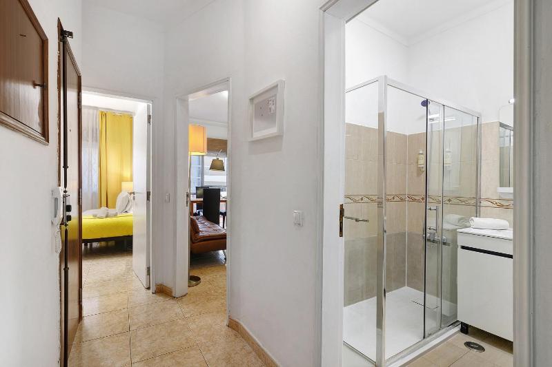 Happy House Central Apartment - image 10