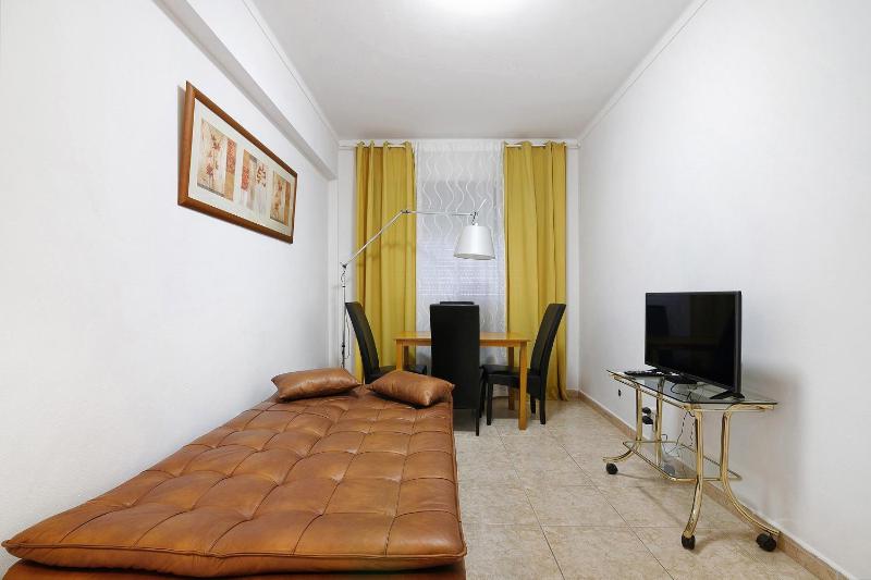Happy House Central Apartment - image 7