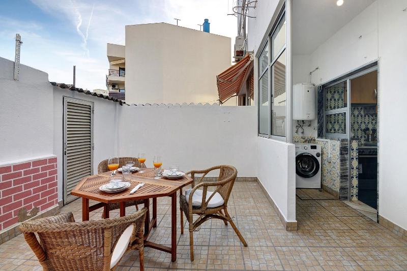 Happy House Central Apartment - image 18
