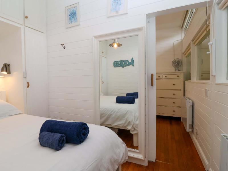 2 Brook Cottages - image 10