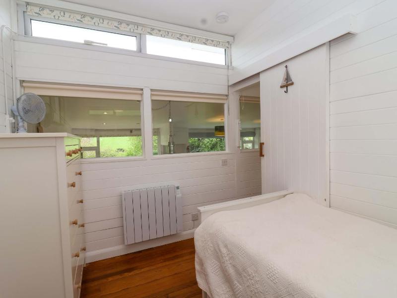 2 Brook Cottages - image 9