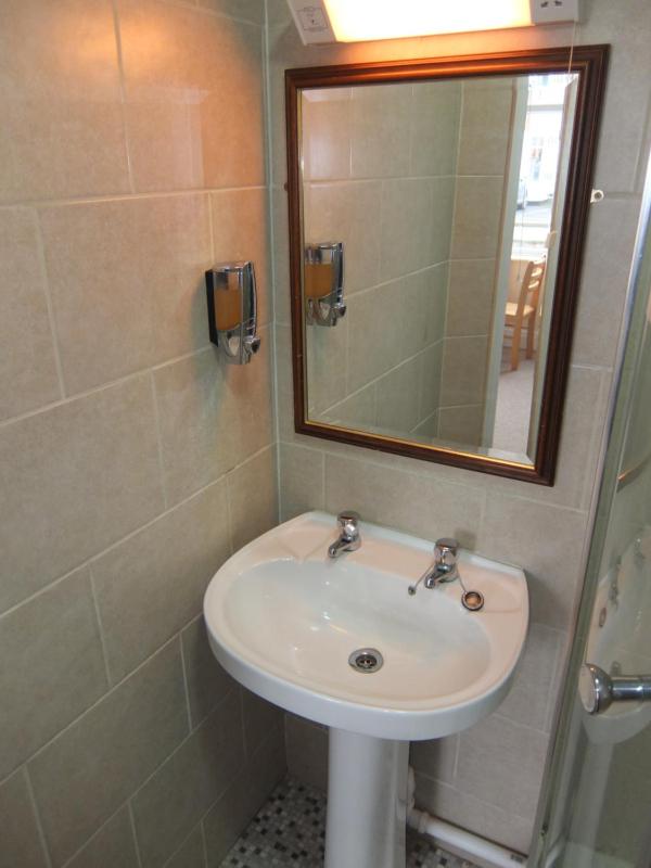 The Monsell Hotel - image 6