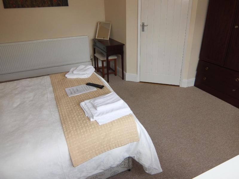 The Monsell Hotel - image 9