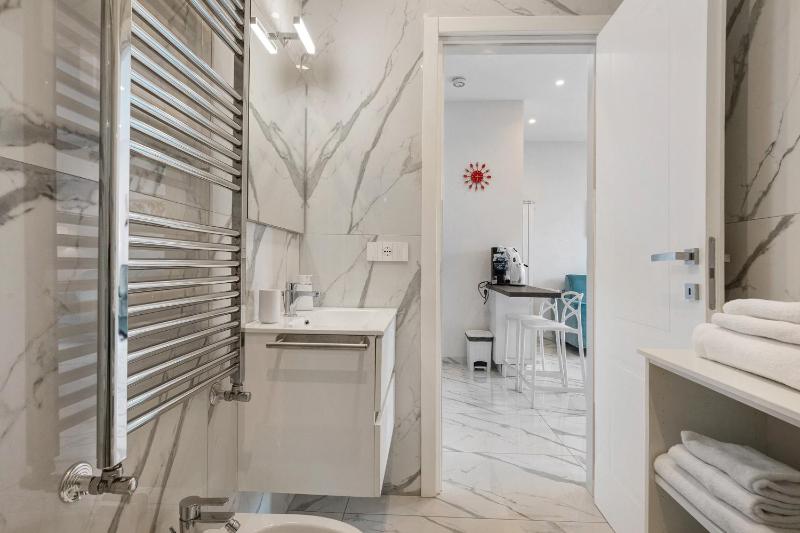 Luxury Apartments Napoli Lungomare - image 9