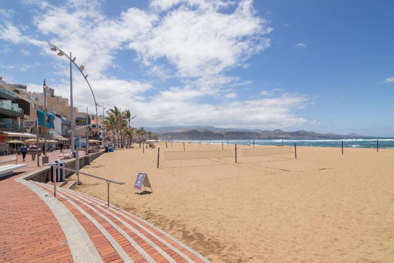 Primera Linea Playa De Las Canteras - image 8