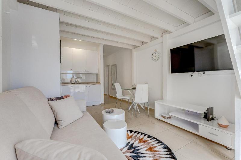 Yucca Park Apartment - image 4