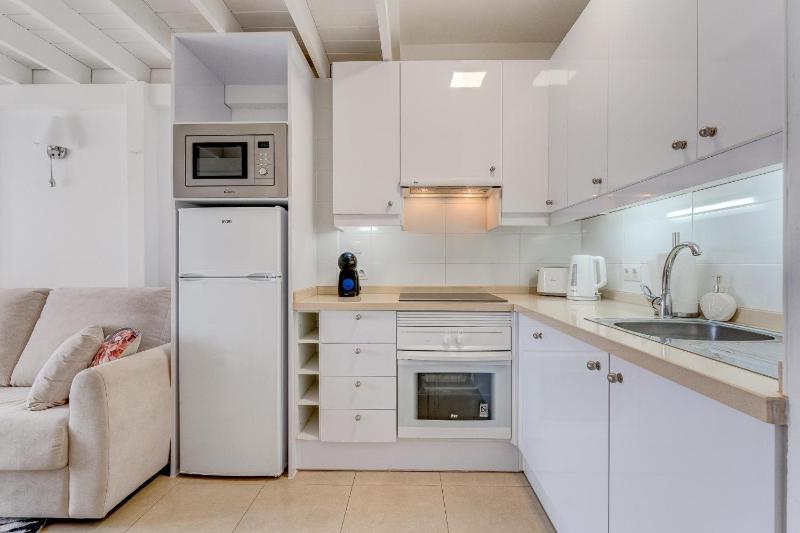 Yucca Park Apartment - image 15