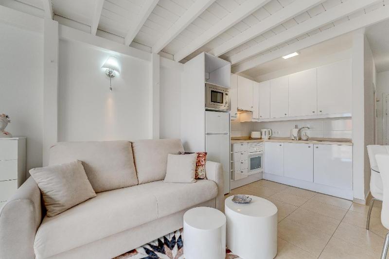 Yucca Park Apartment - image 16