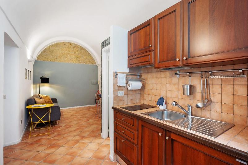 Accogliente dimora a Napoli centro - image 10