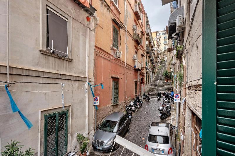 Accogliente dimora a Napoli centro - image 3