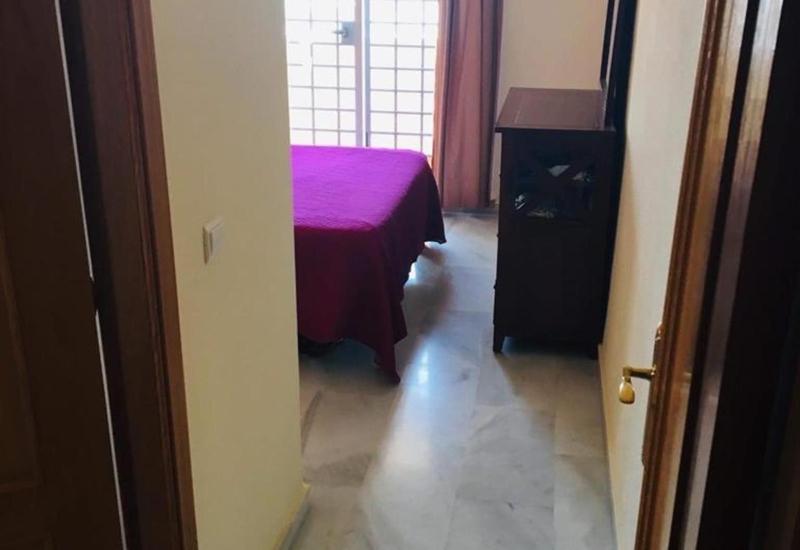 Lux Apartm Beauvivir - image 19