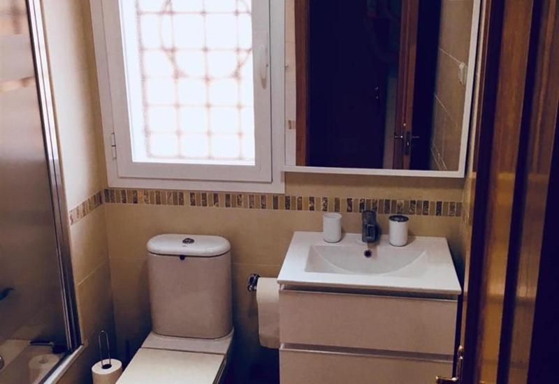 Lux Apartm Beauvivir - image 6