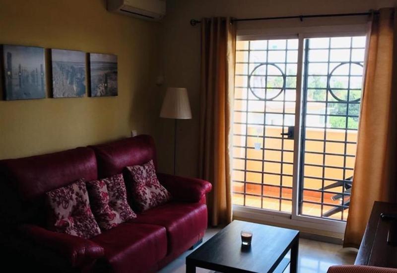 Lux Apartm Beauvivir - image 4