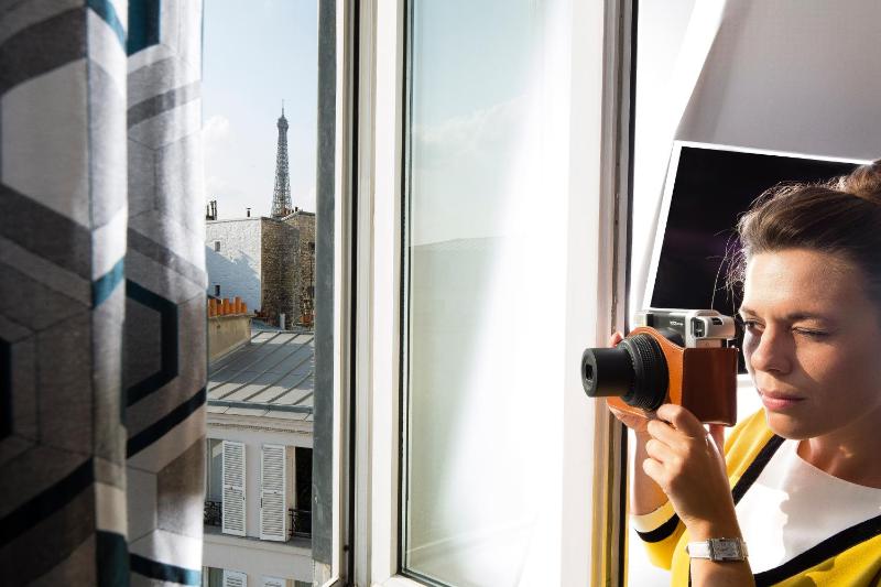 Eiffel Deluxe Room image 2