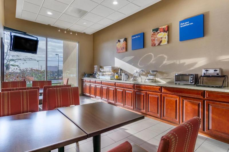 Comfort Inn & Suites Seattle North - image 5