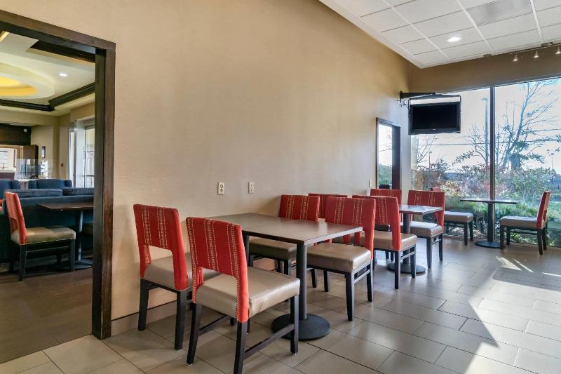 Comfort Inn & Suites Seattle North - image 3