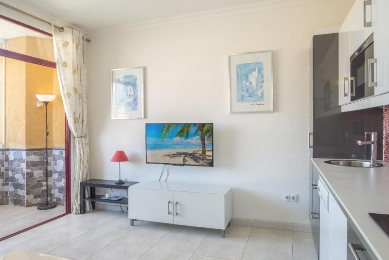 Stunning Marina view apartment - image 15