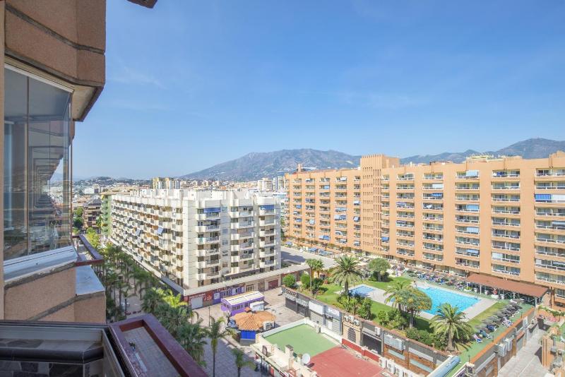 Stunning Marina view apartment - image 10
