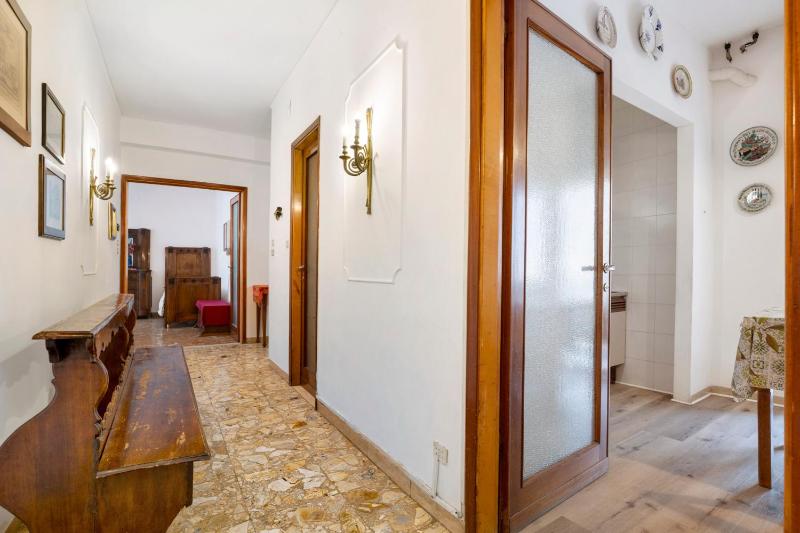 Venice Apartment - image 32