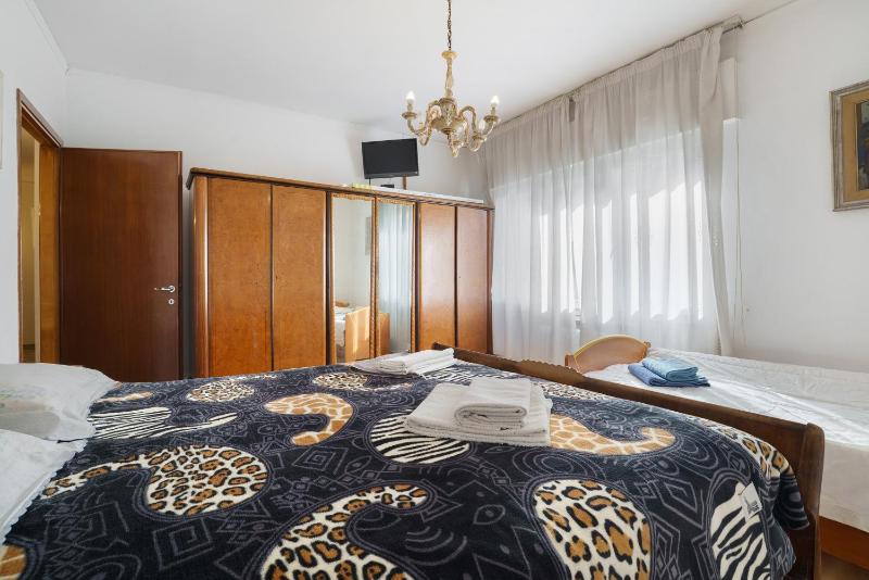 Venice Apartment - image 36