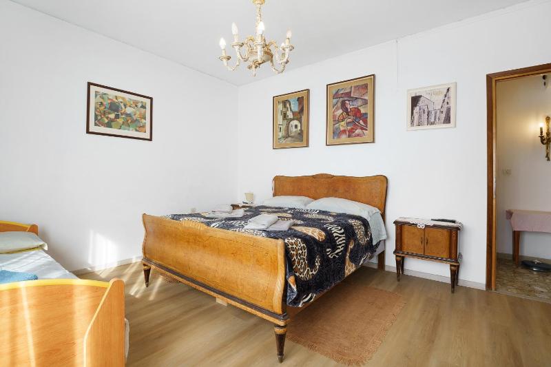 Venice Apartment - image 2